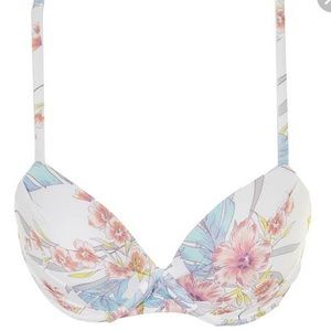 Raisins bikini top and plain white bottoms